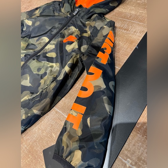 Nike Boys JUST DO IT Windbreaker Army Camo Print - Picture 5 of 6